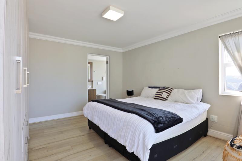 2 Bedroom Property for Sale in Bloubergstrand Western Cape